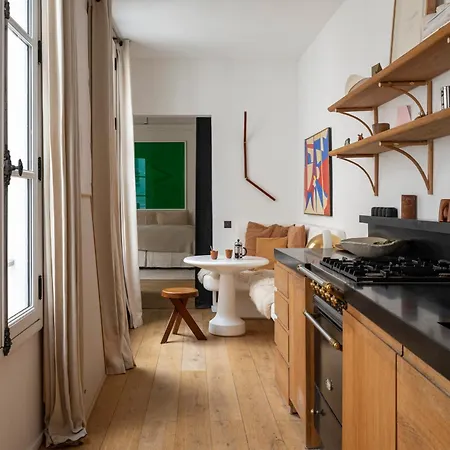 Апартаменты 2 Elegants Au Coeur Du Marais Париж